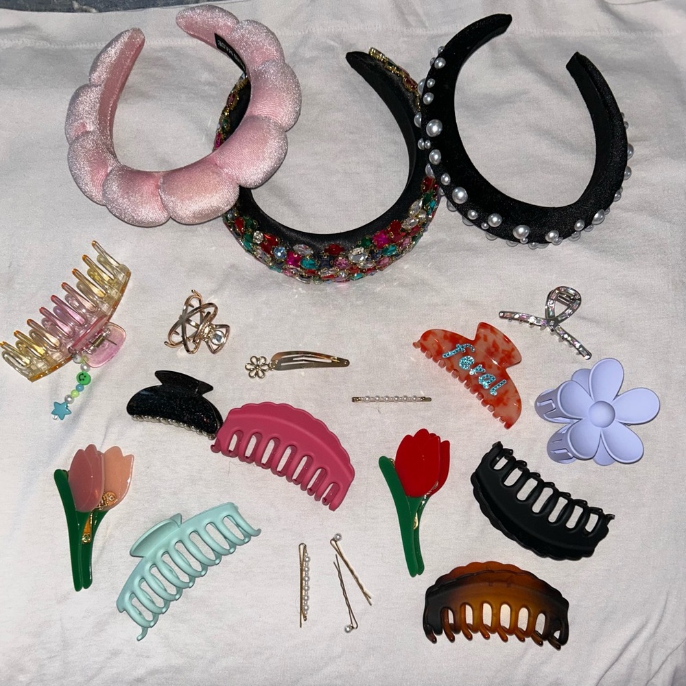 Random hair accessories bundle